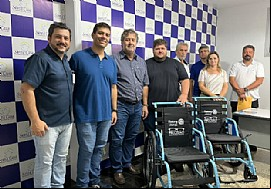 Rotary Club Grandes Lagos realiza doação de cadeiras de rodas para Santa Casa de Jales