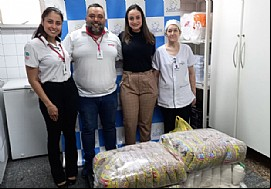 Concessionária Viviani Motors doa mais de 200kg de alimentos para Santa Casa de Jales