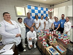  Alunos do curso Técnico em Enfermagem da ETEC doam mais de 300 litros de leite para Santa Casa de Jales